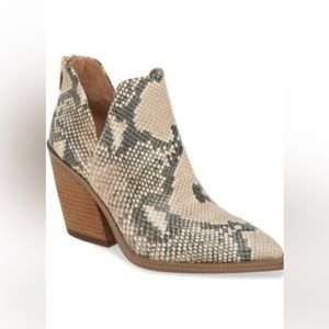 Vince Camuto Gigietta Faux Snakeskin Booties Size 9.5
